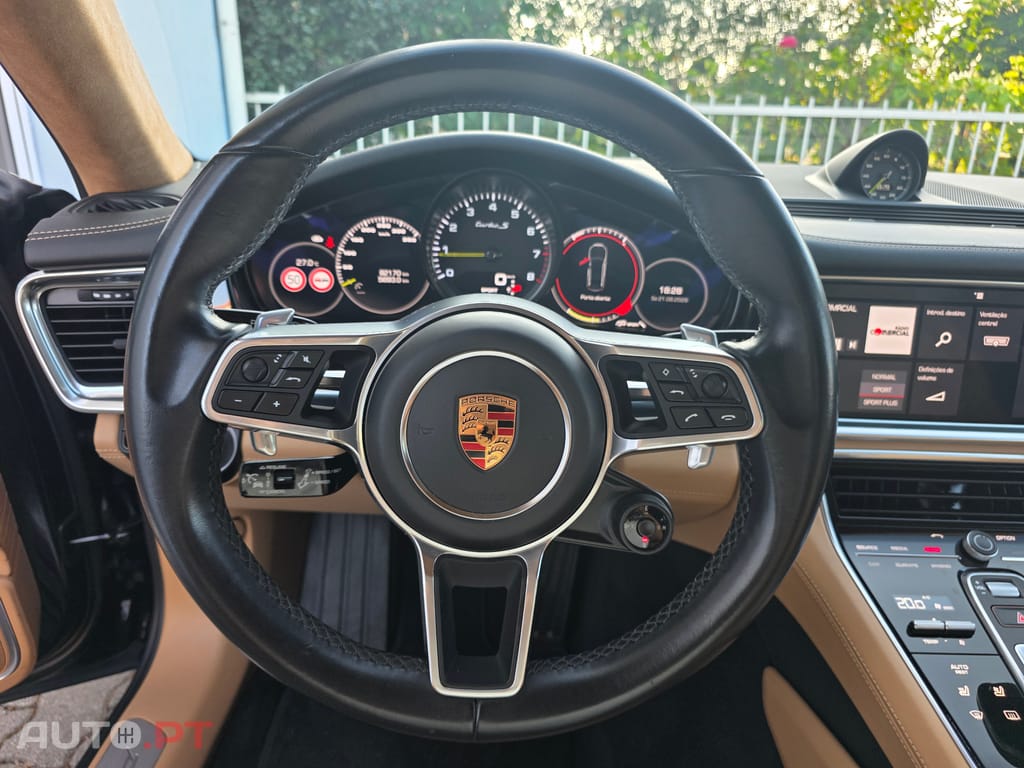 Porsche Panamera Turbo S e-hybrid Exclusive