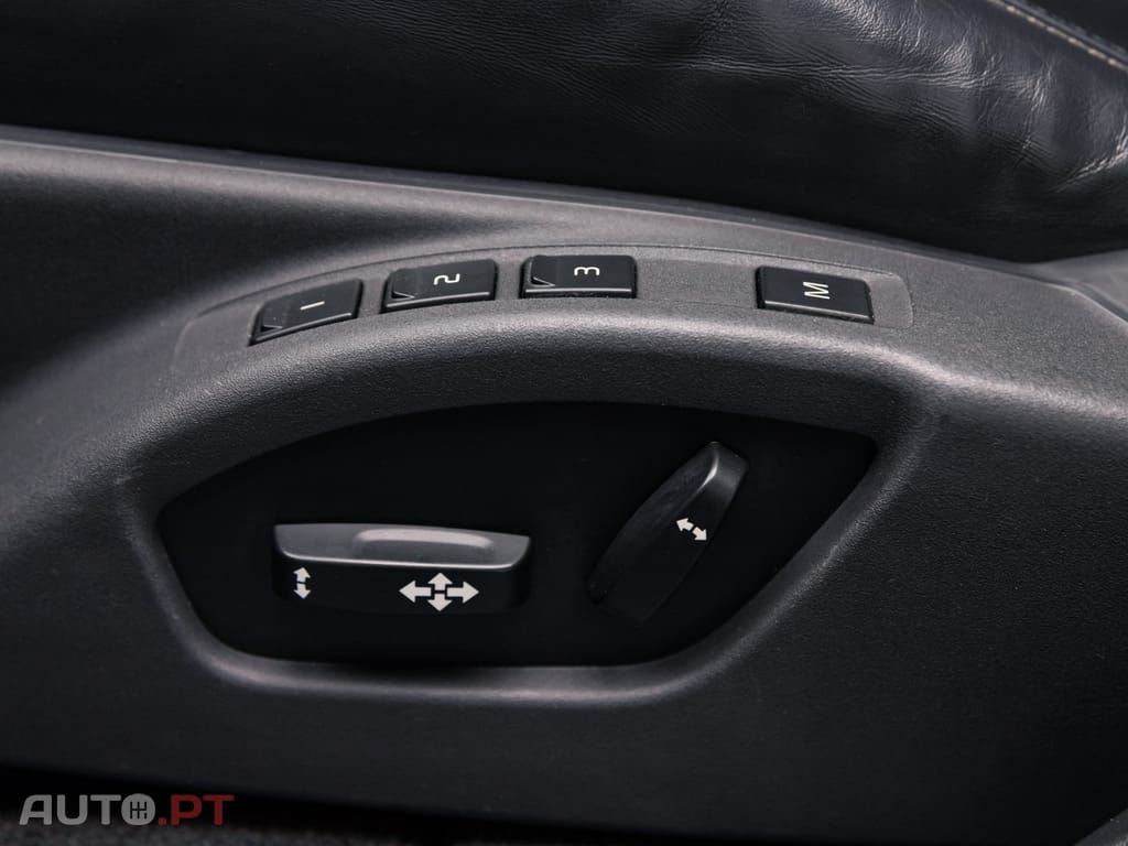 Volvo V60 2.4 D6 Momentum AWD Phev