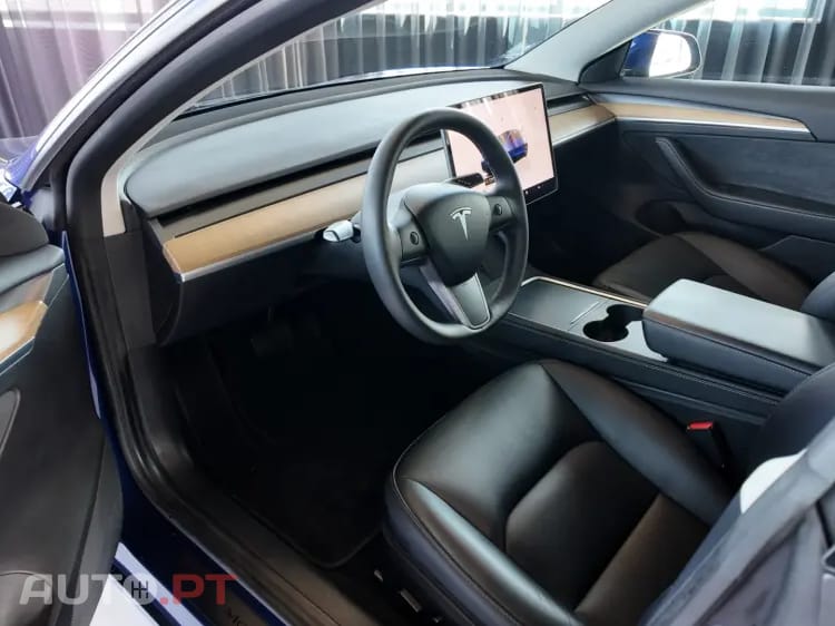 Tesla Model 3 Standard Range Plus RWD