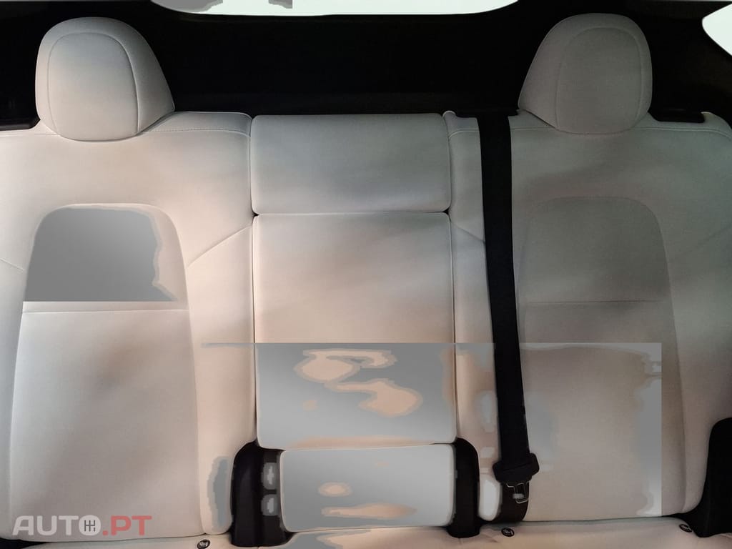 Tesla Model Y Long-Range RWD