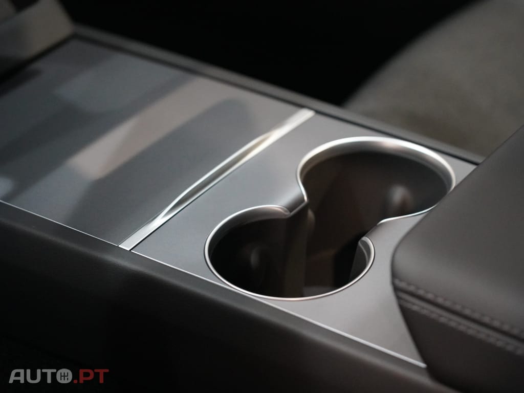 Tesla Model 3 Tração Traseira