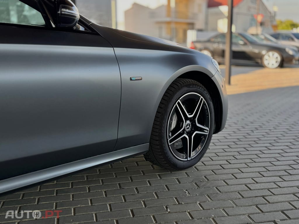 Mercedes-Benz E 300 de AMG Line 4Matic