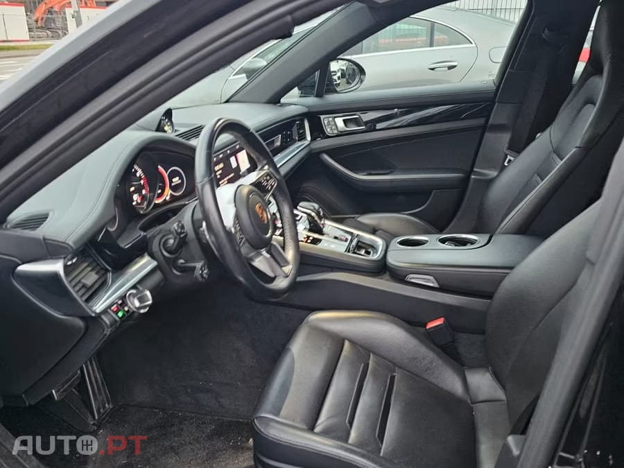 Porsche Panamera 4 E-Hybrid