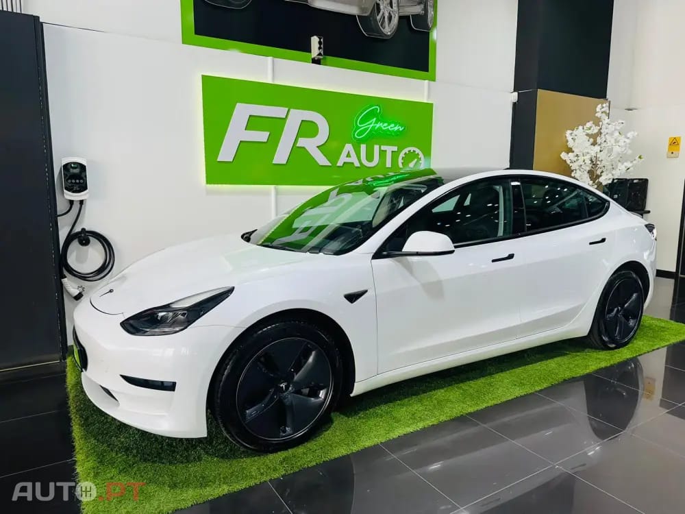 Tesla Model 3 Standard Range Plus RWD