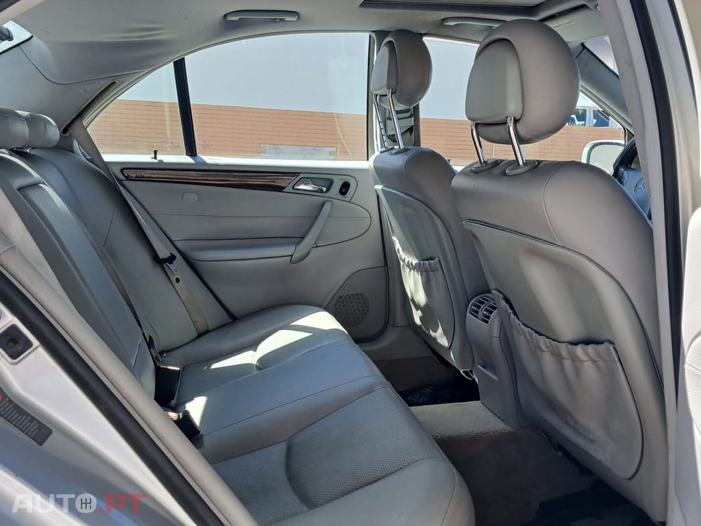 Mercedes-Benz C 320 V6