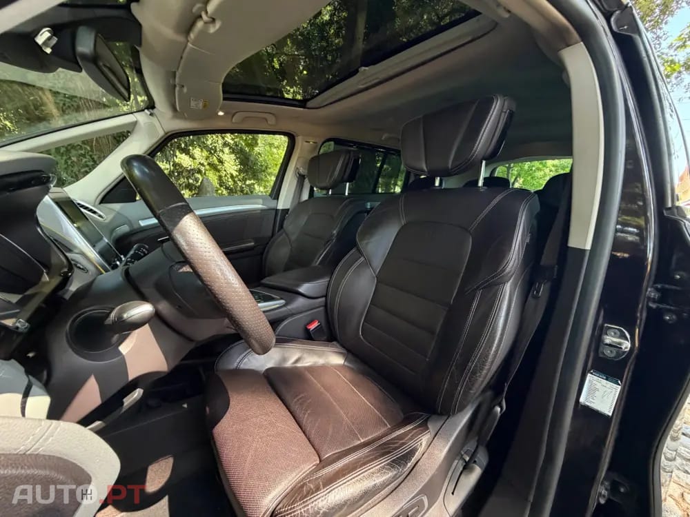 Renault Espace 1.6 dCi Initiale Paris EDC