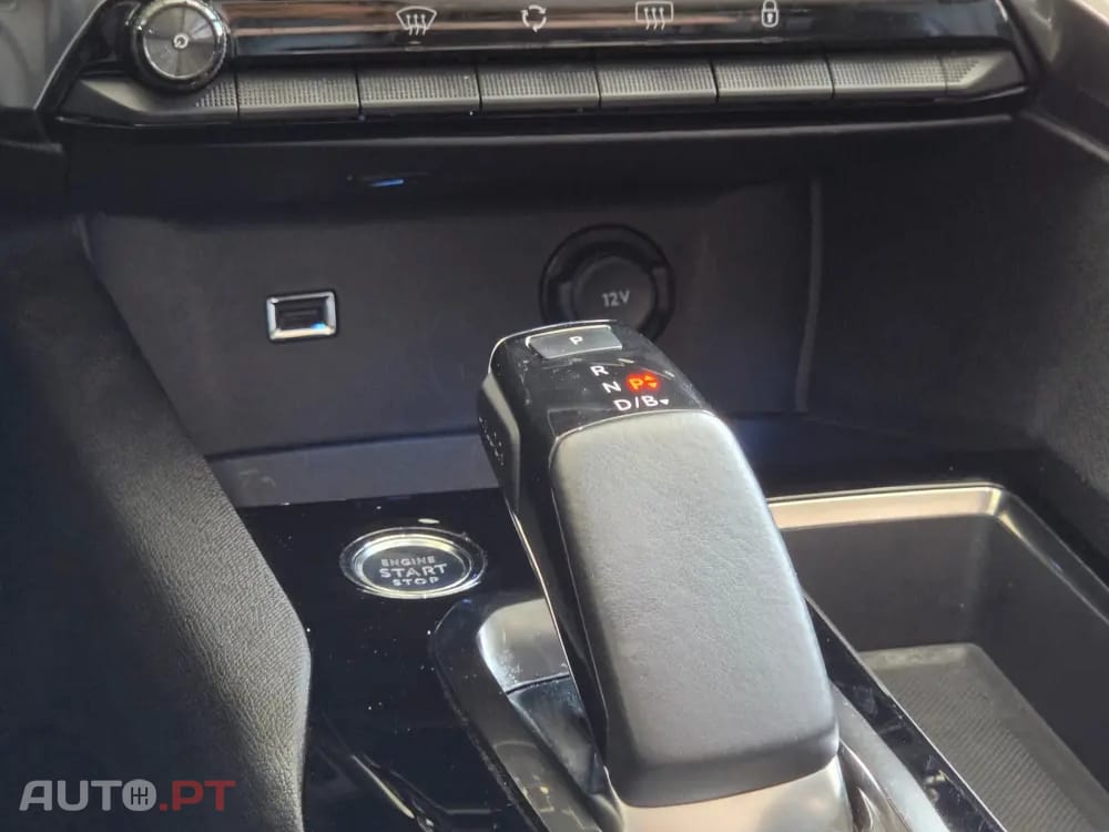 Peugeot 3008 1.6 Hybrid Allure e-EAT8