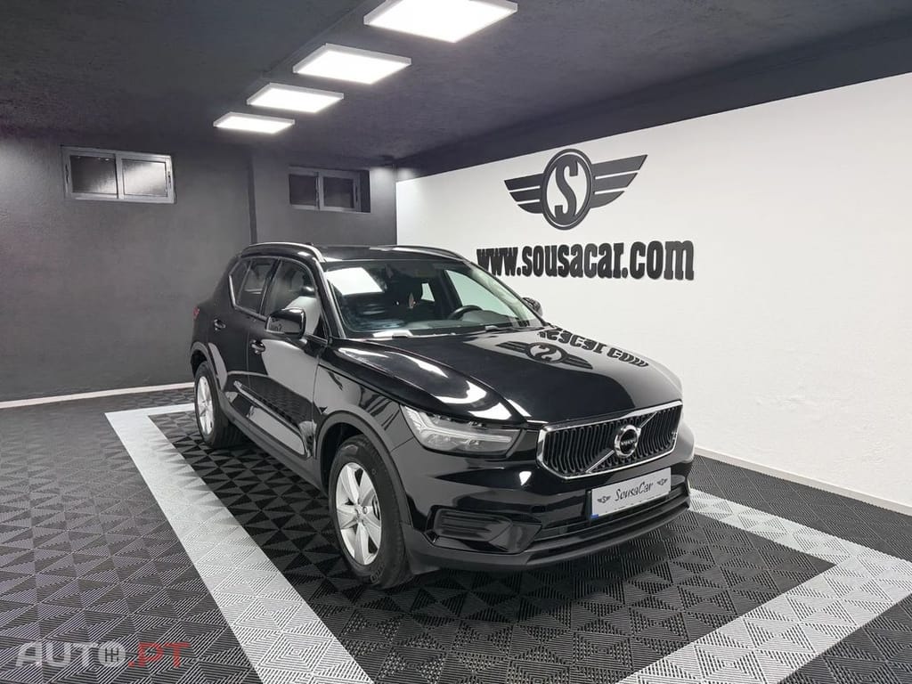 Volvo XC40 1.5 T2 Momentum Plus