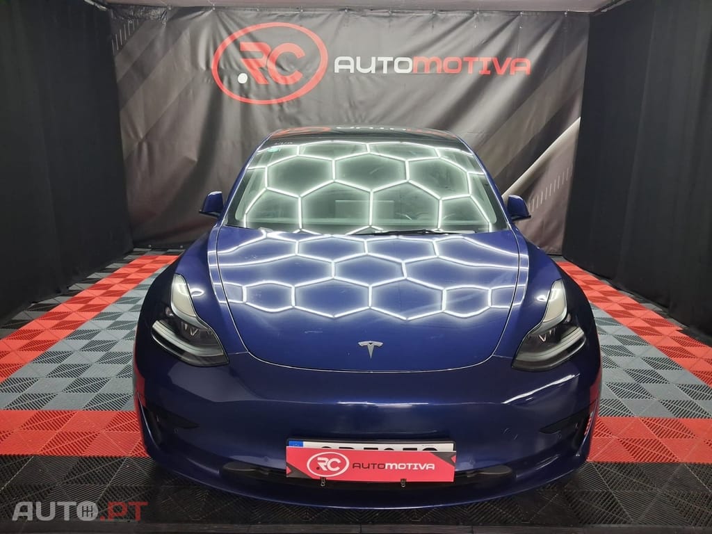 Tesla Model 3 Tração Traseira