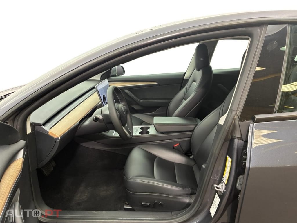 Tesla Model 3 Standard Range Plus RWD