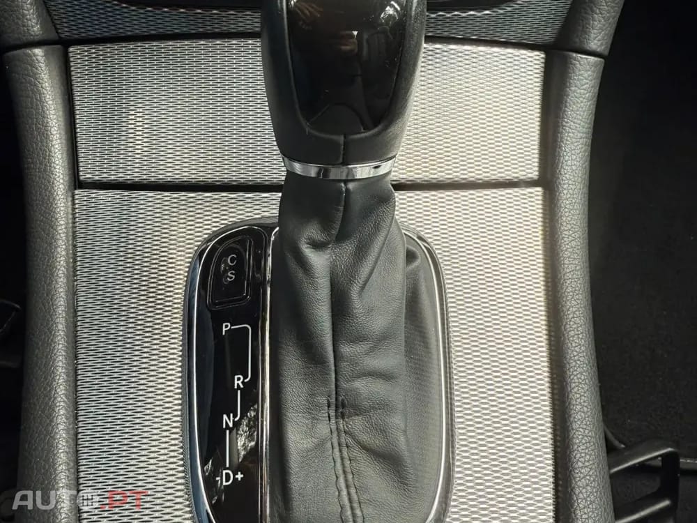 Mercedes-Benz CLK 240 Outro