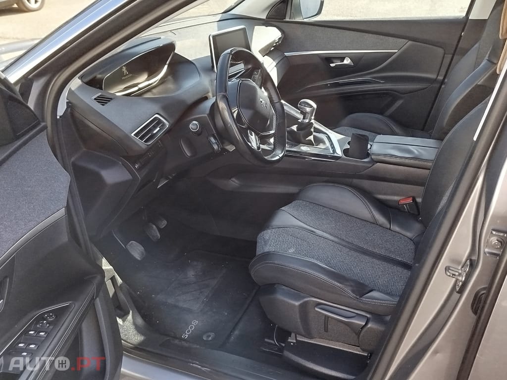 Peugeot 5008 Allure 1.6 BlueHDI 120Cv