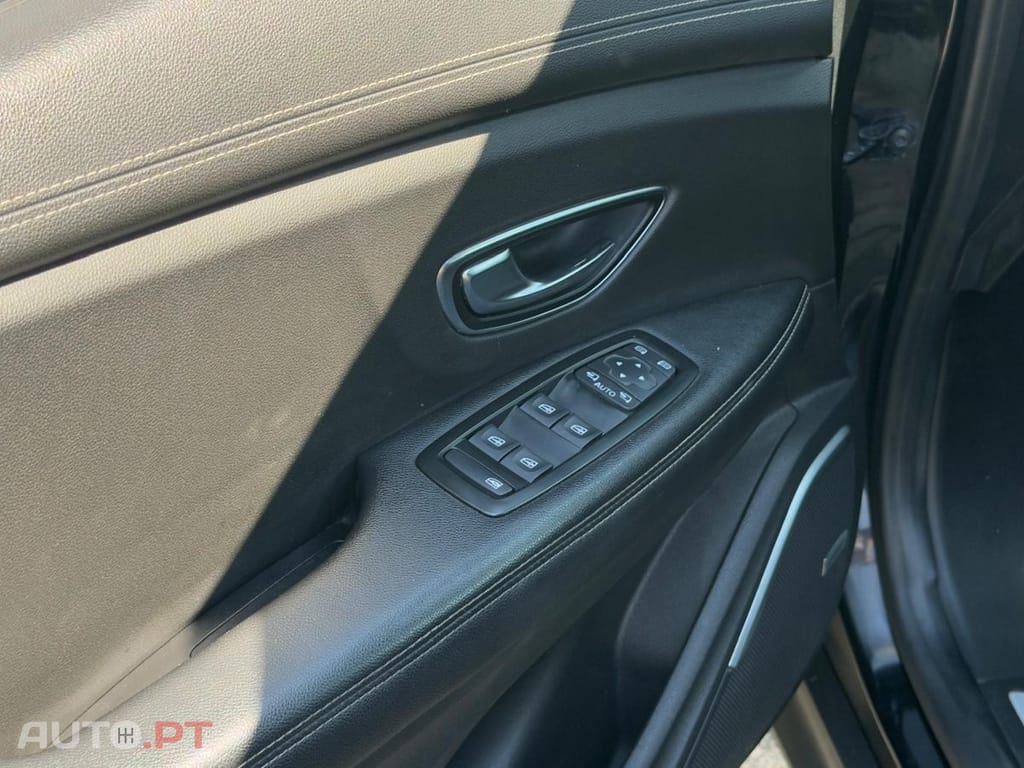 Renault Scénic 7 LUGARES