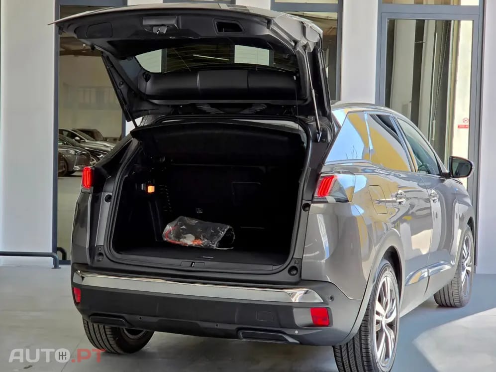 Peugeot 3008 1.6 Hybrid Allure e-EAT8