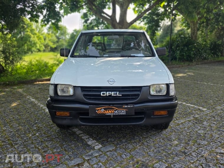 Opel Campo 2.5 TD TFR 54 HD CD CM