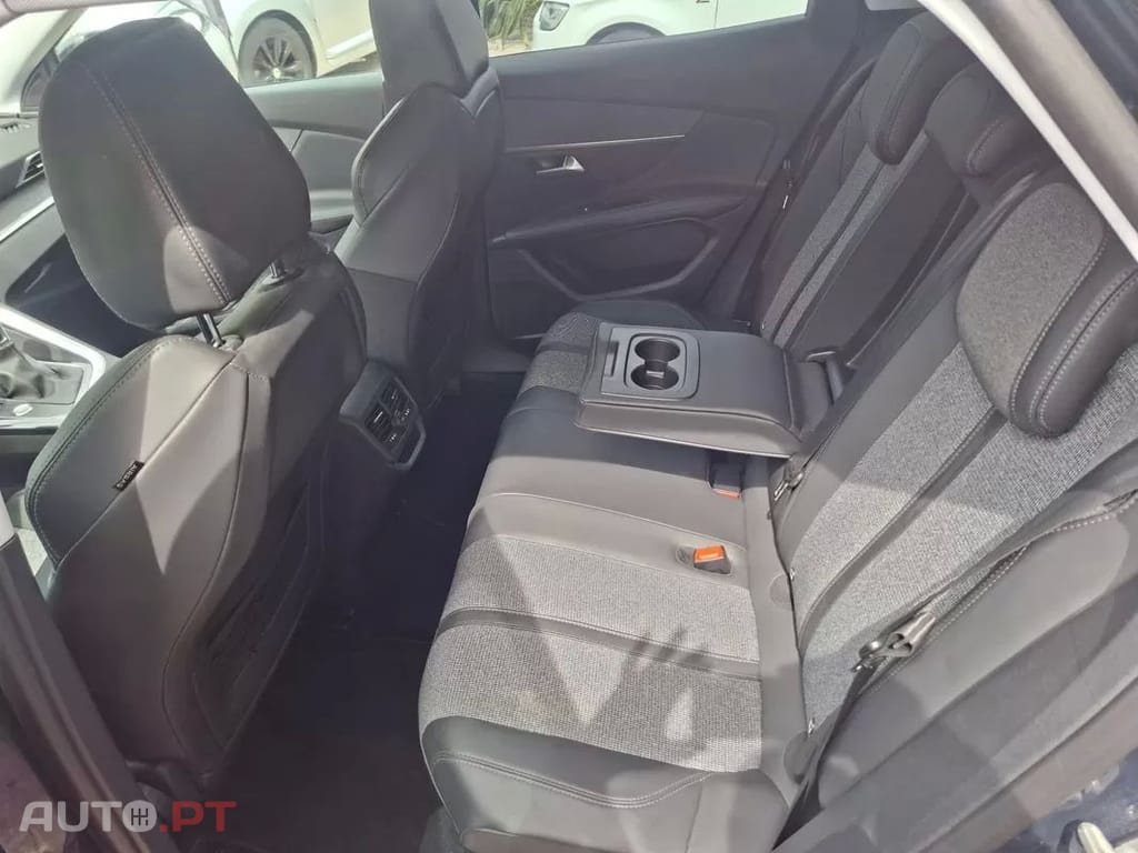 Peugeot 3008  Puretech 130 Stop Start Allure