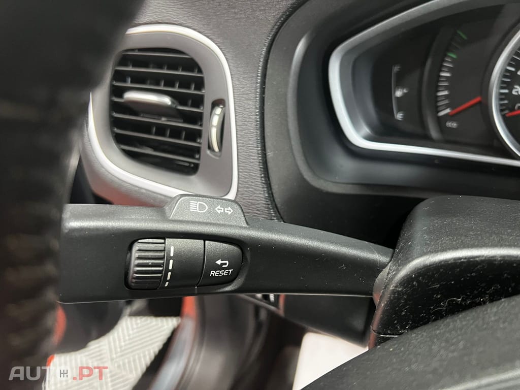 Volvo V40 Cross Country 2.0 D2 Summum