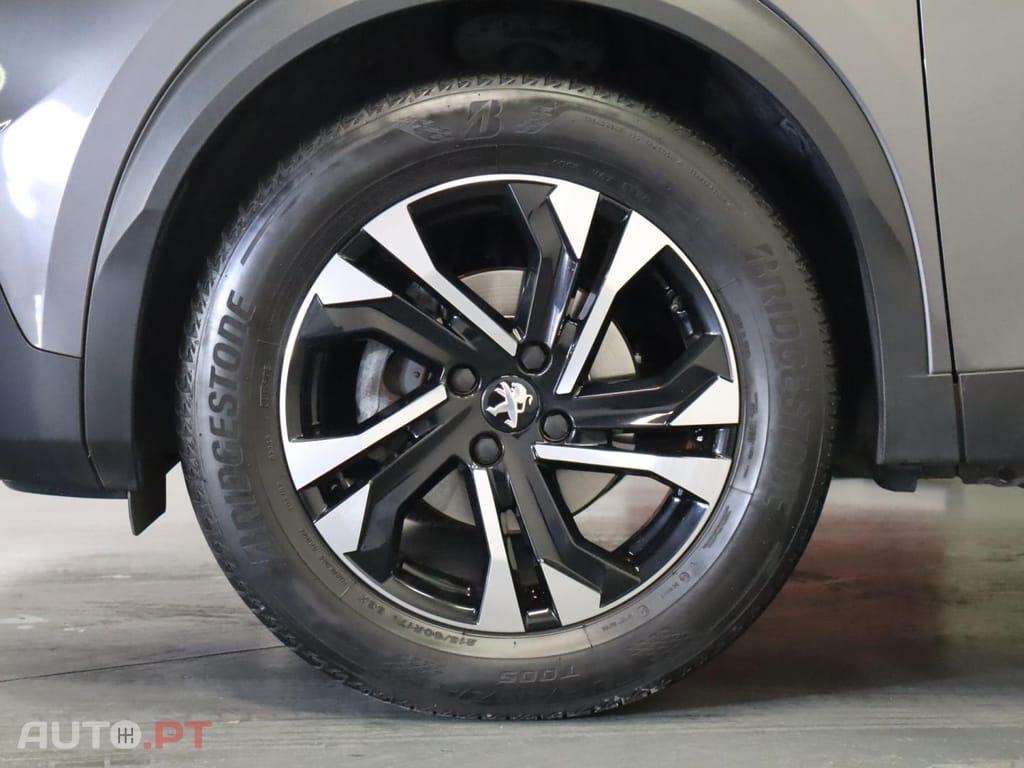 Peugeot 2008 1.2 PureTech  Allure