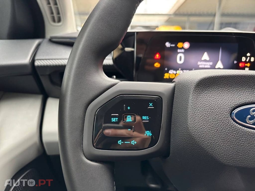 Ford Explorer 77 kWh Premium