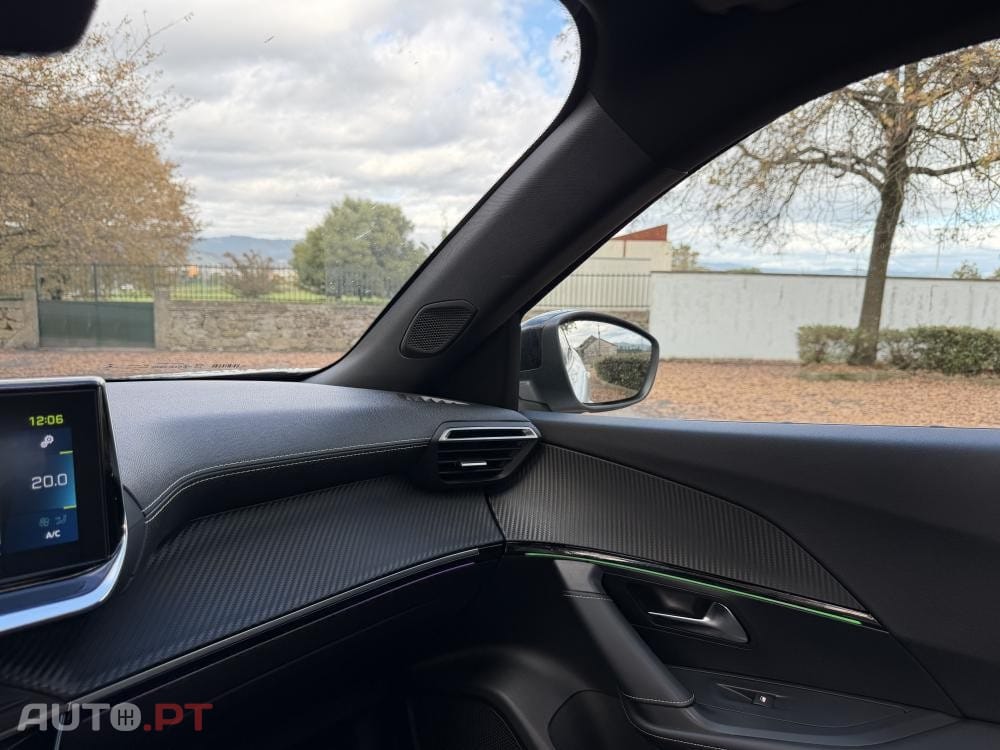 Peugeot E-2008 50 kWh GT Pack