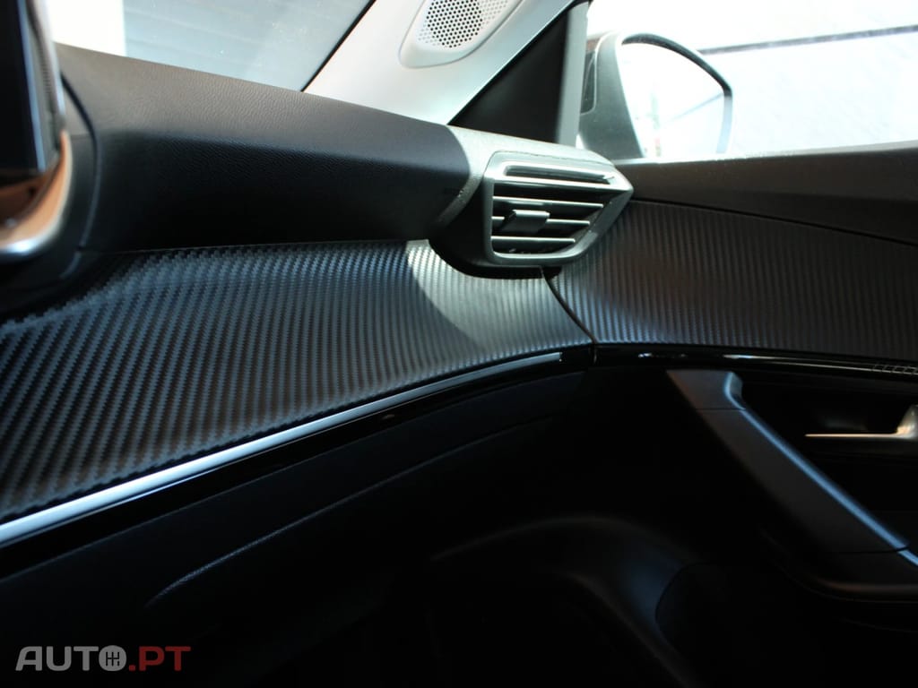 Peugeot E-2008 Allure Pack