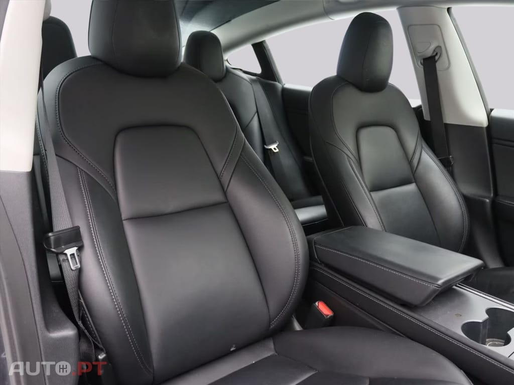 Tesla Model 3 Long-Range AWD I.V.A DEDUTÍVEL
