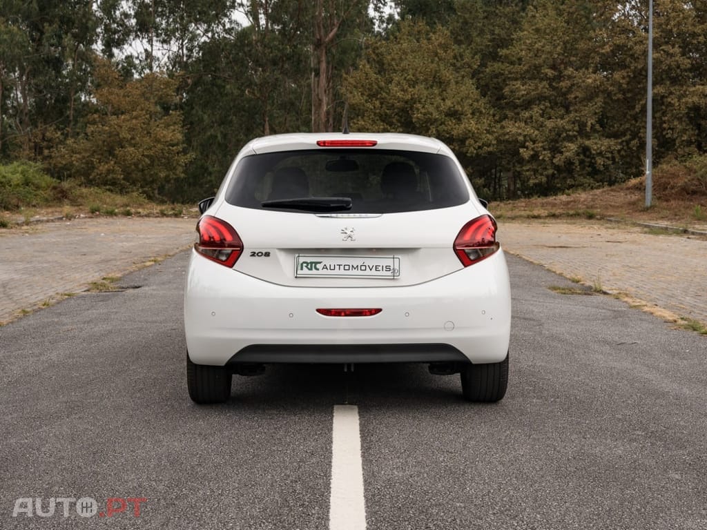 Peugeot 208 1.2 PureTech Signature