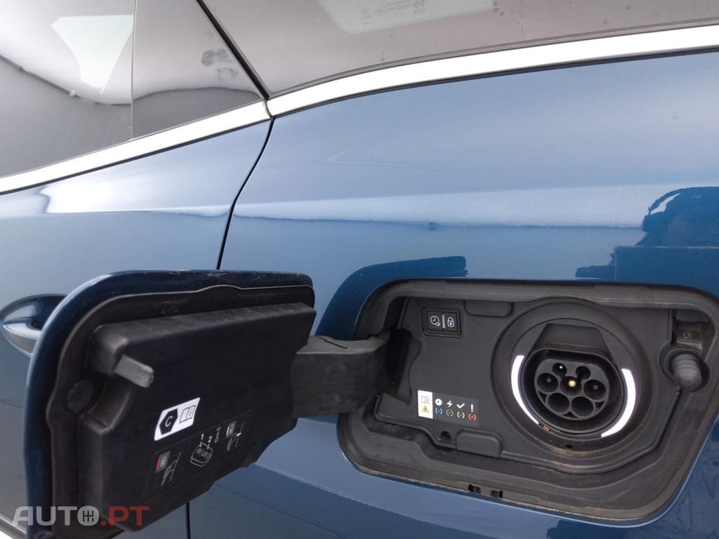 Peugeot 3008 1.6 Hybrid GT e-EAT8