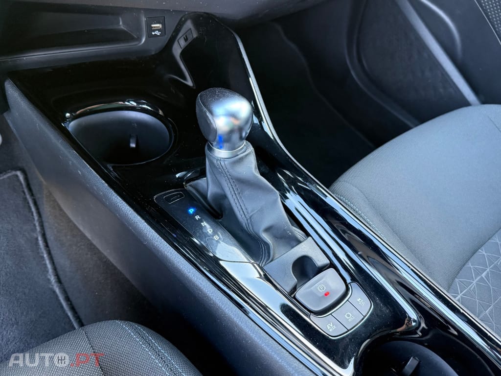 Toyota C-HR 1.8 Hybrid Square Collection