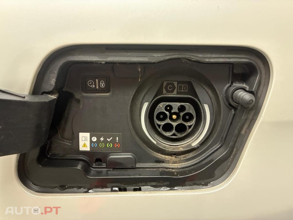 Peugeot 3008 1.6 Hybrid GT e-EAT8