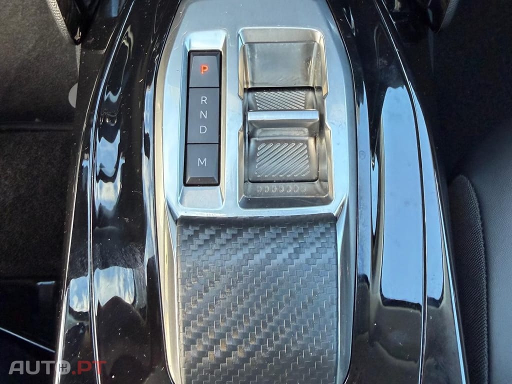 Peugeot 208 1.2 Hybrid Allure e-DCS6