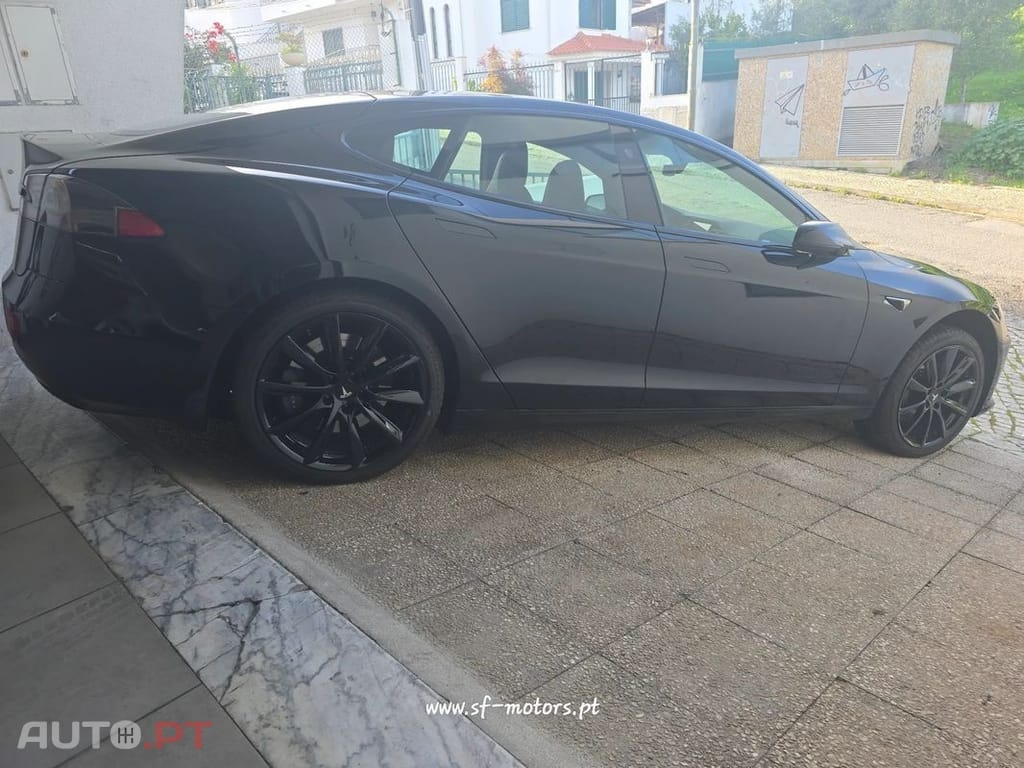 Tesla Model S 75D AWD