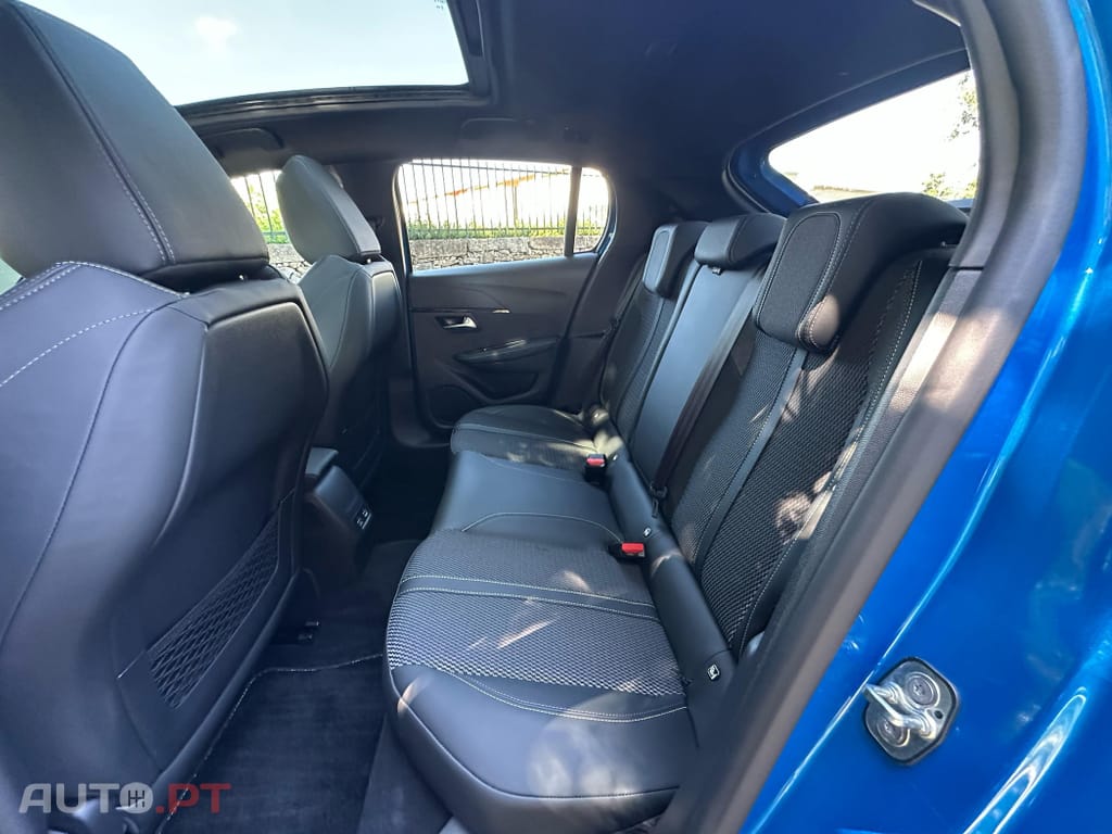 Peugeot E-208 51 kWh GT