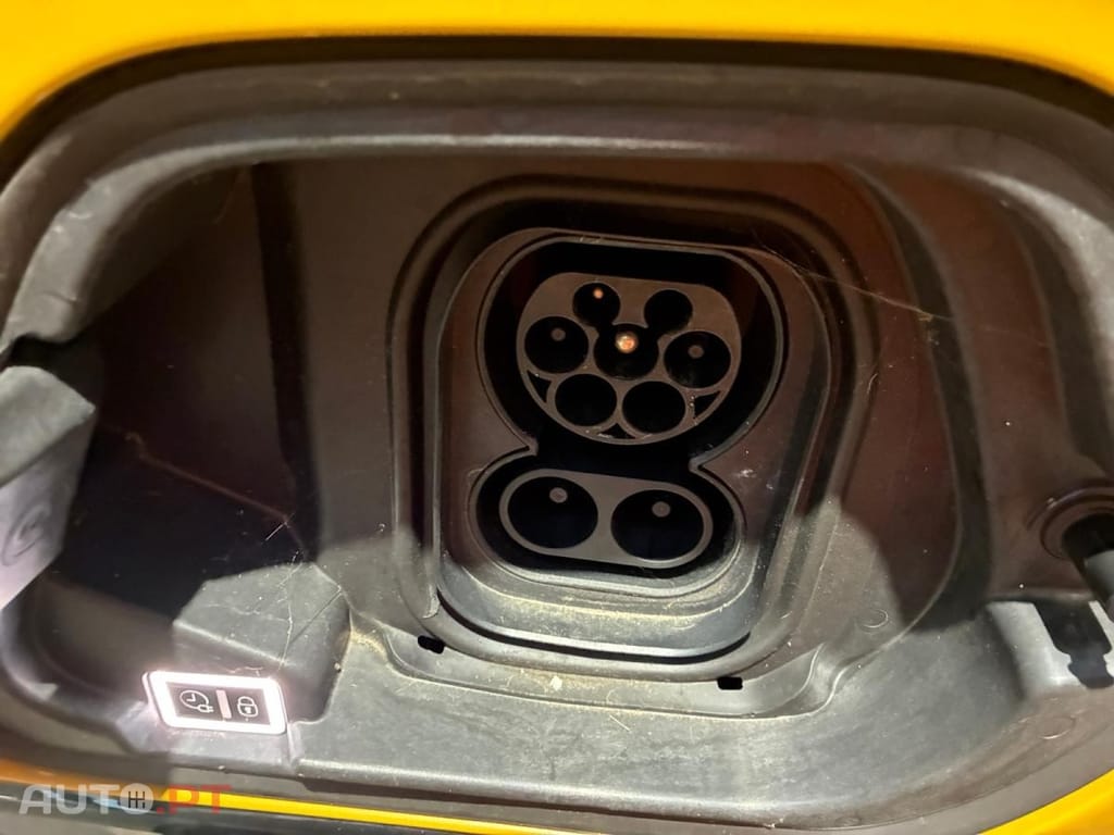 Peugeot E-208 50 kWh Style