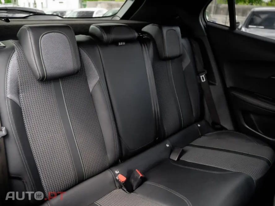 Peugeot 2008 1.5 BlueHDi GT EAT8