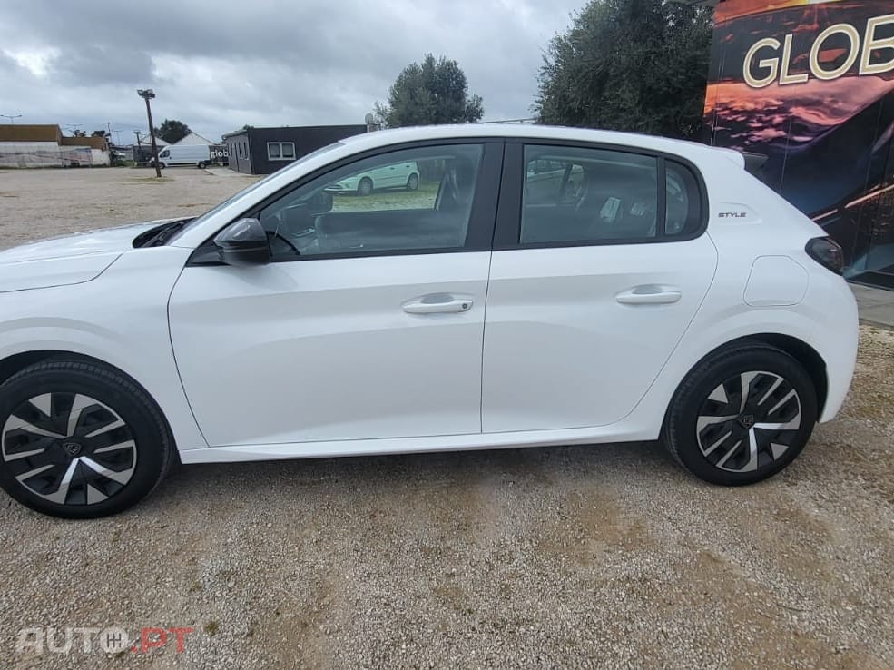 Peugeot E-208 50 kWh Style