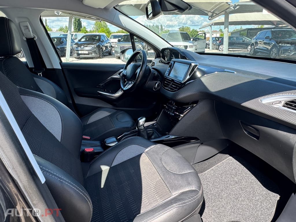 Peugeot 2008 1.2 PureTech Allure