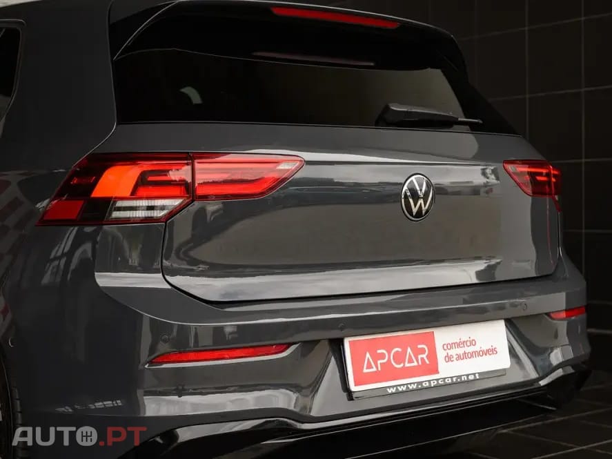 Volkswagen Golf 1.5 eTSI OPF DSG R-Line