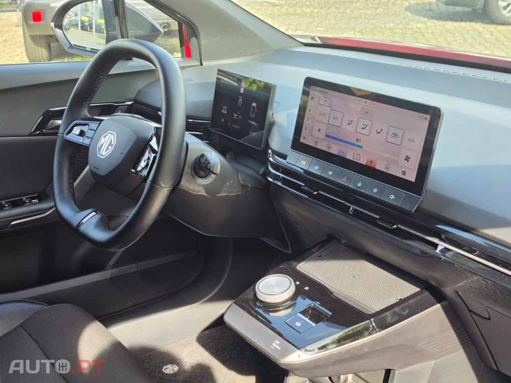 MG MG4 64 kWh XPower Luxury