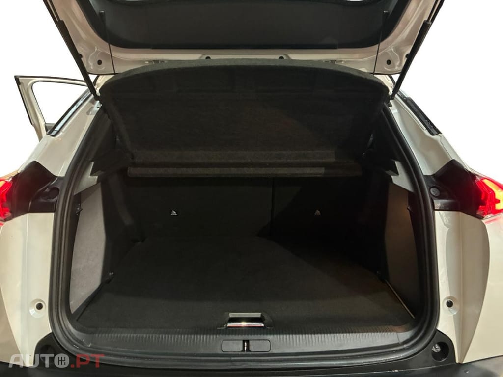 Peugeot E-2008 50 kWh GT Pack