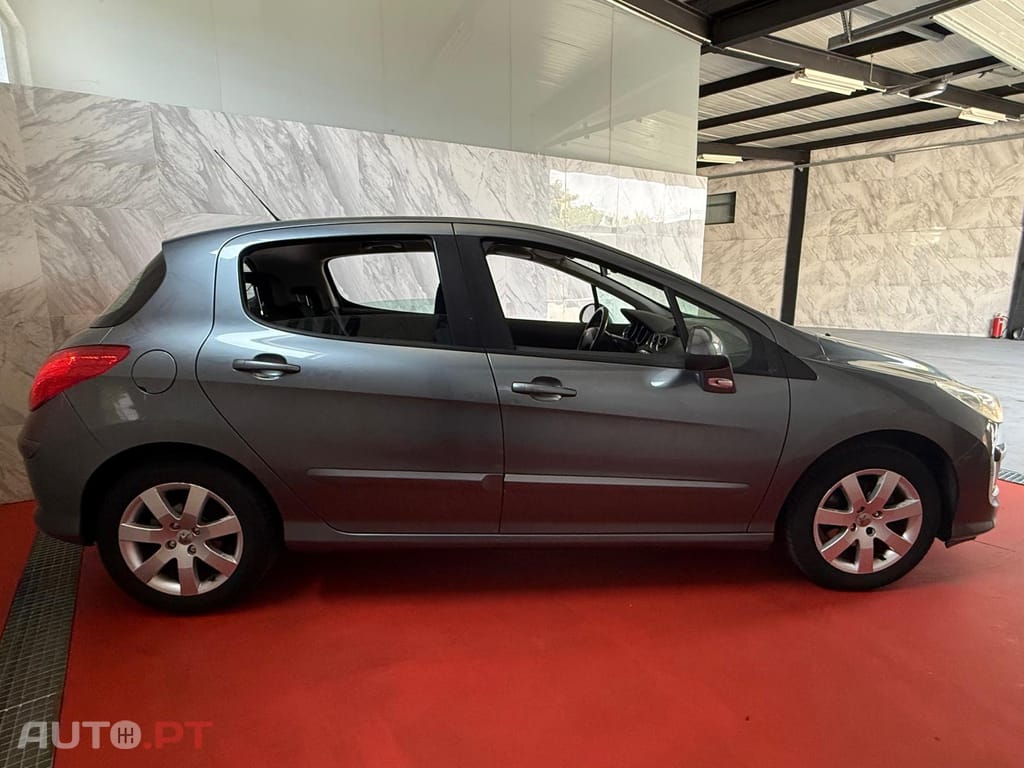 Peugeot 308 1.4 16V Executive