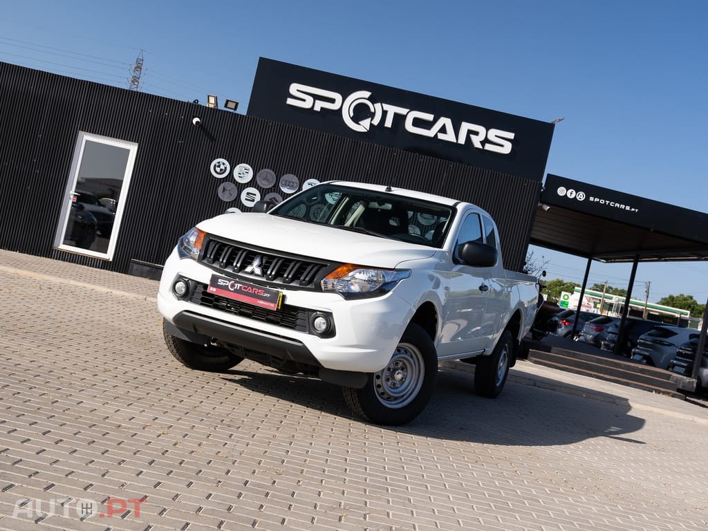 Mitsubishi L200 2.4 DI-D CD Invite 4WD