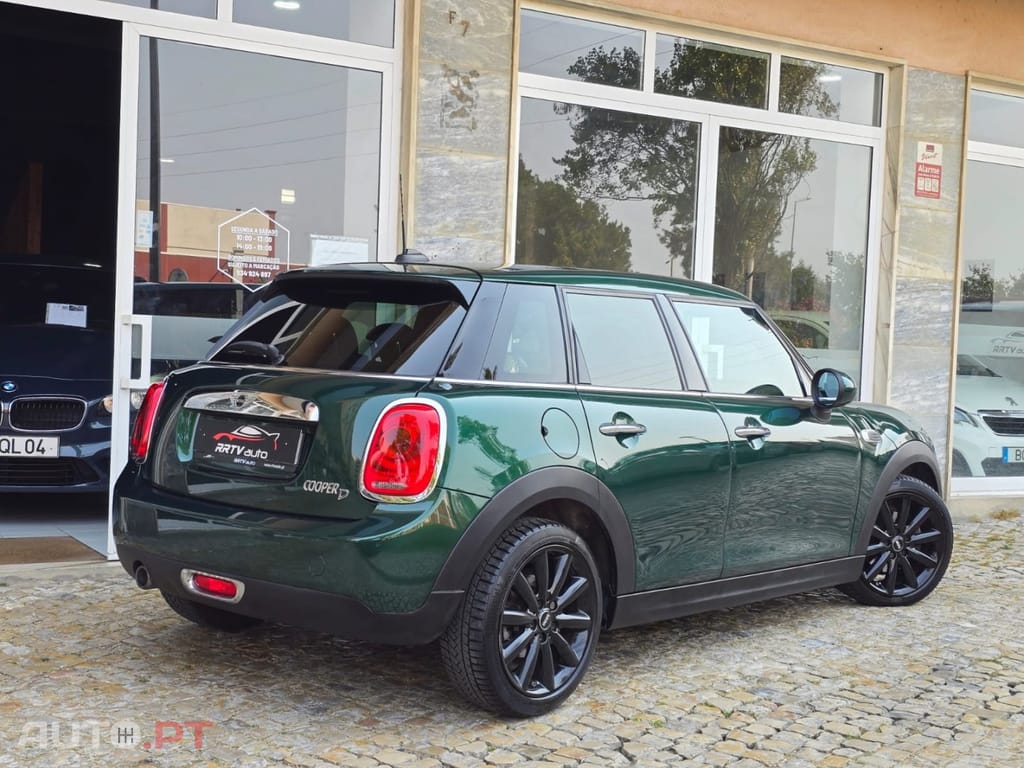 MINI Cooper Cooper D