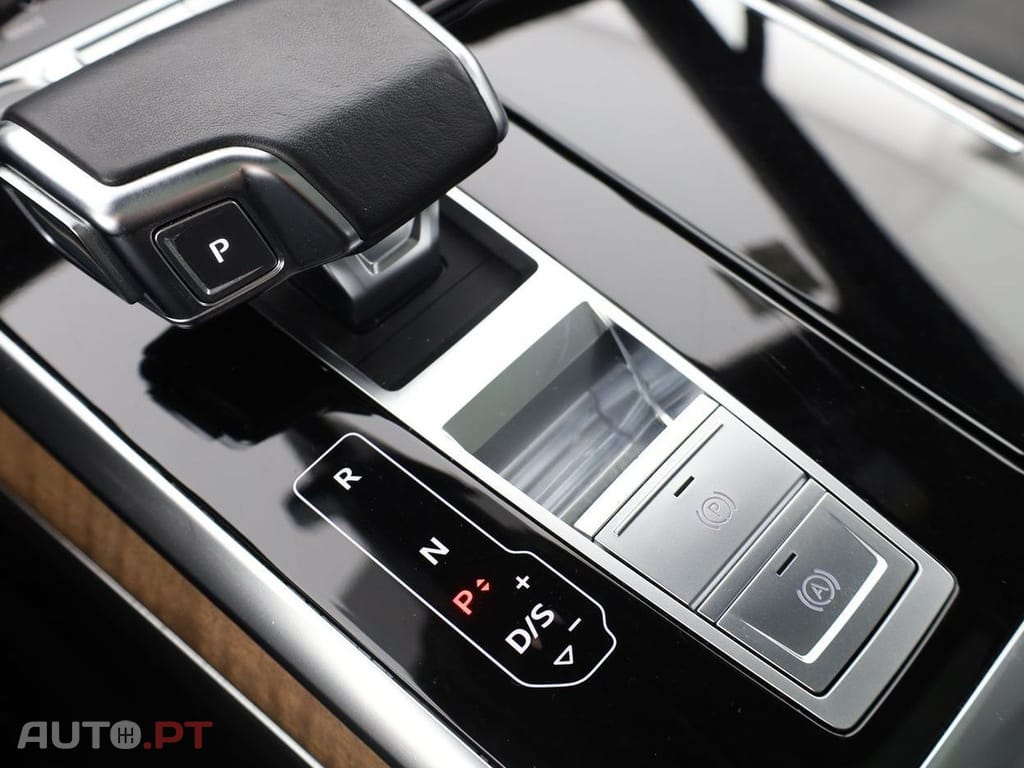 Audi Q7 I.V.A DEDUTÍVEL 55 TFSI E Qu S LINE