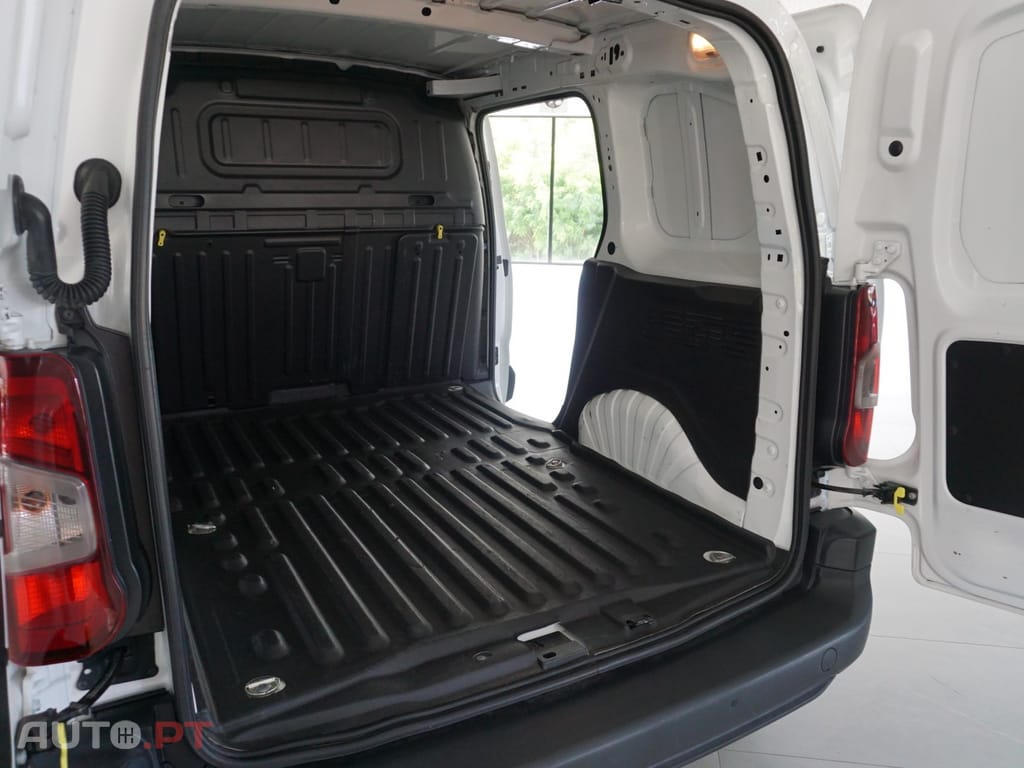 Peugeot Partner 1.5 BlueHDi Asphalt Standard