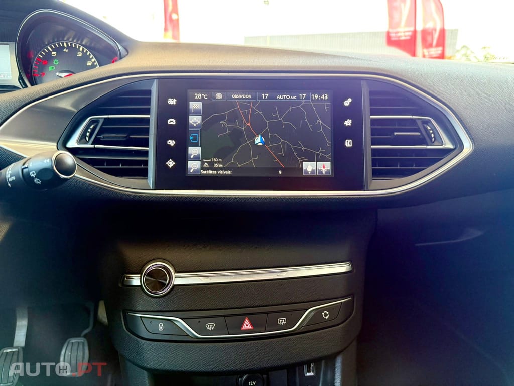 Peugeot 308 1.2 PureTech Allure Faróis Full LED