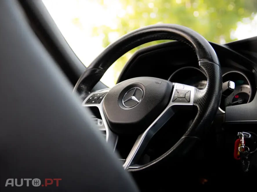 Mercedes-Benz E 220 BlueTEC 9G-TRONIC Avantgarde