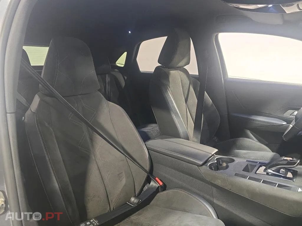 DS DS7 Crossback E-Tense Performance Line EAT8