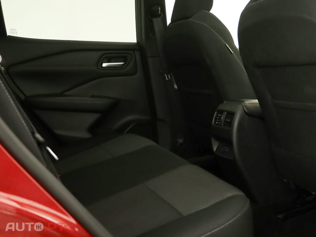 Nissan Qashqai Qashqai 1.3 DIG-T N-Connecta LED Xtronic