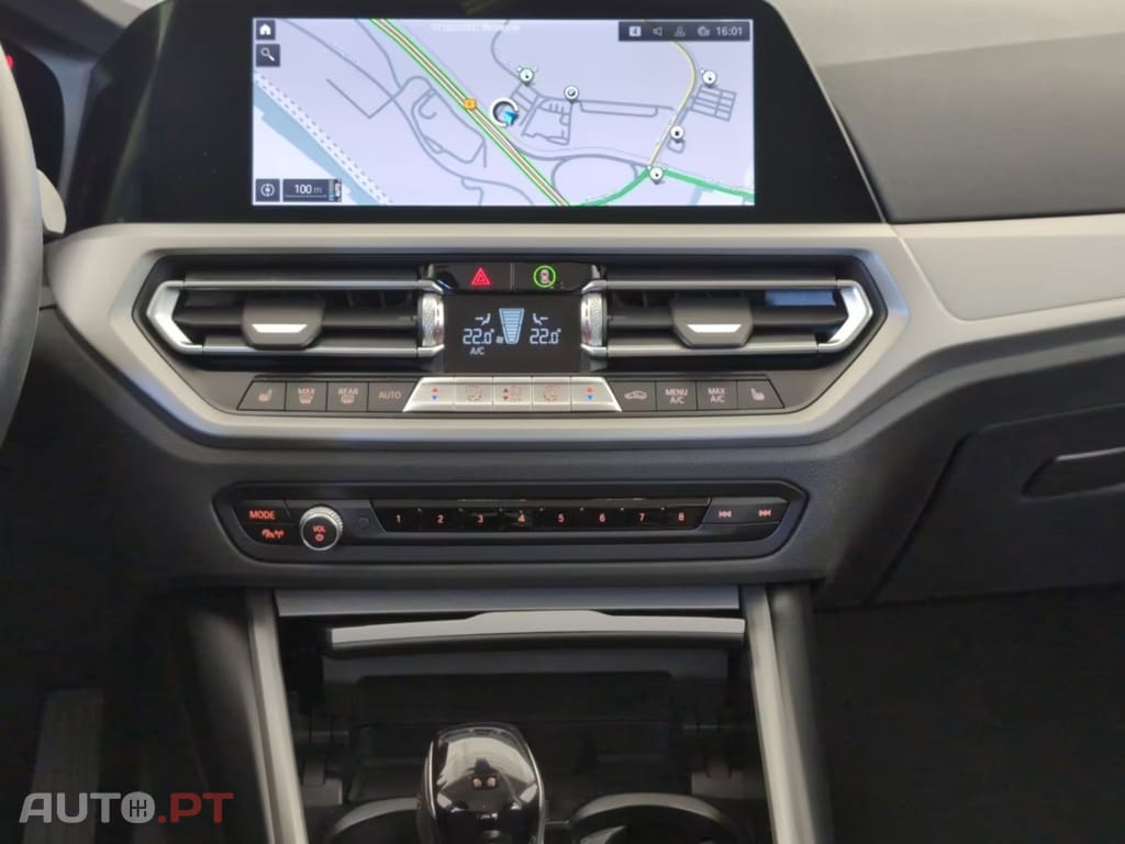 BMW 320 I.V.A DEDUTIVEL Sport